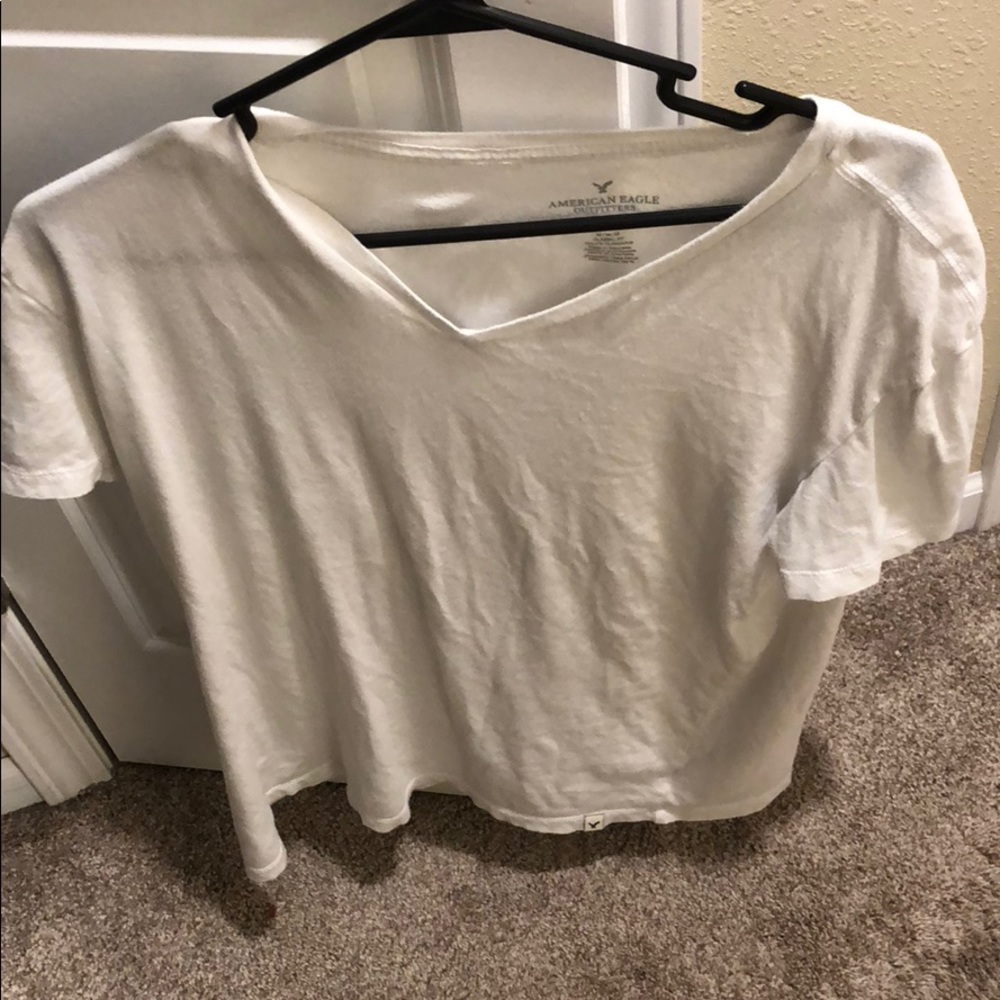 American Eagle Vneck T-shirt